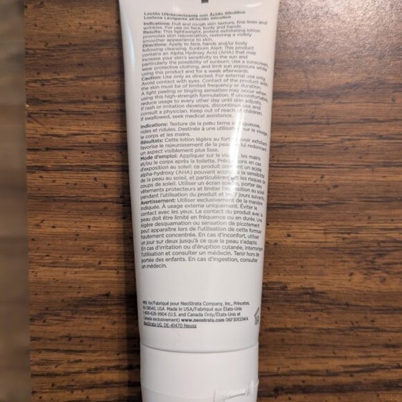 Neostrata Glycolic Renewal Smoothing Lotion - Picture 2 of 3